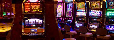 Super Sic Bo live dice shaker and betting table on lunatogel resmi